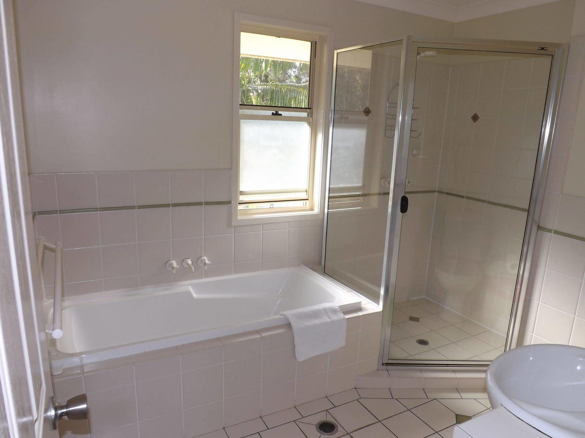 ทรีท็อป เลคไซด์ อพาร์ตเมนต์ Apartment ไบรอนเบย์ ภายนอก รูปภาพ